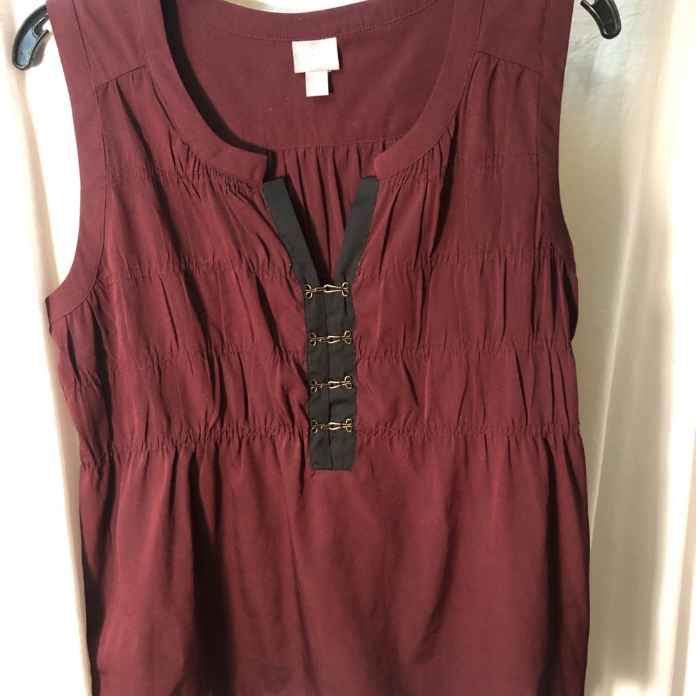 Converse Women's Sleeveless Burgundy Top